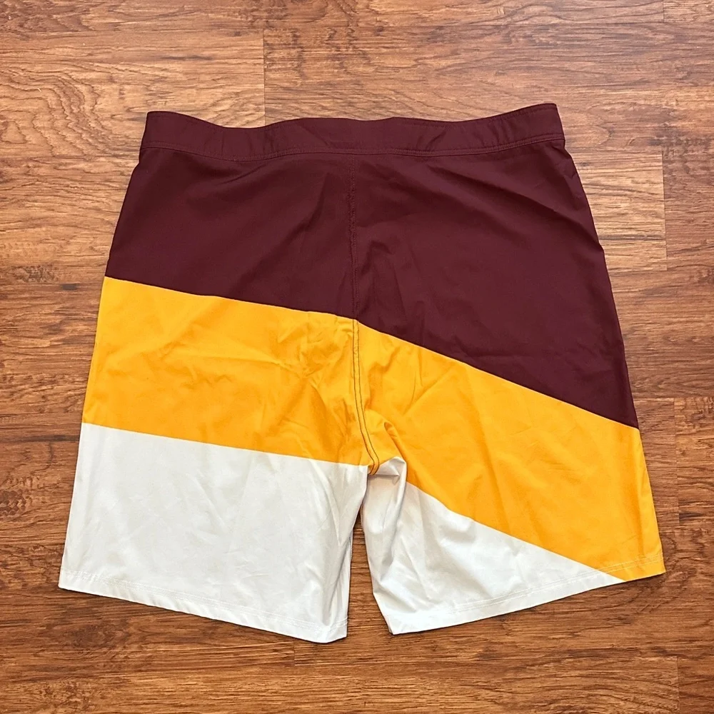 FOCO Men's Swim Washington Commanders Boardshorts NWOT Size XL